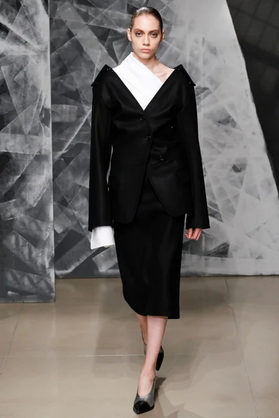 Look 10
